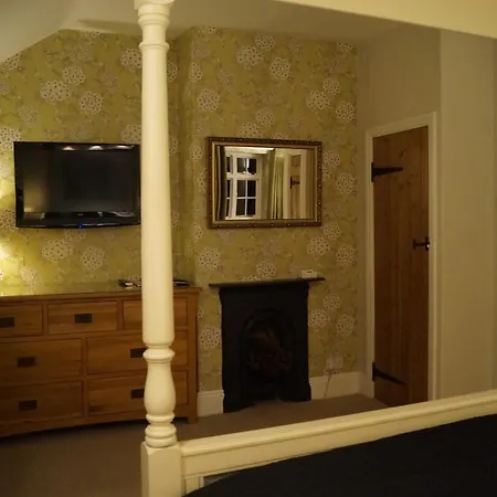 Claxton Hall Bed & Breakfast